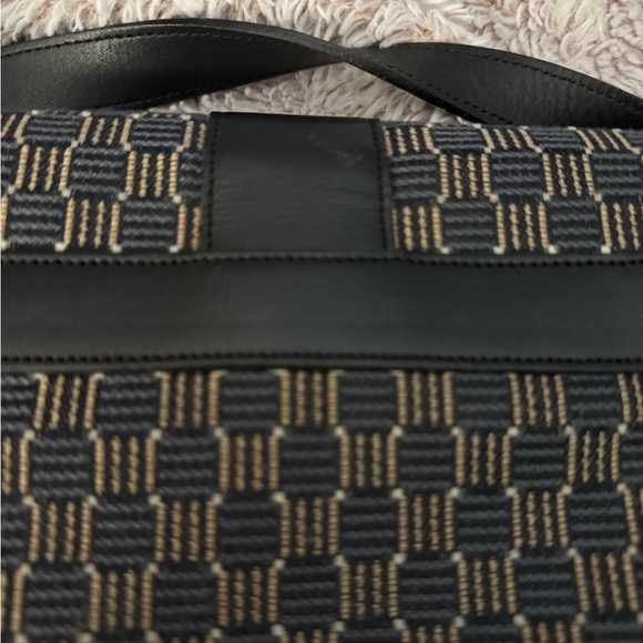 Australia- Ver Sacrvm Wien Vint Luxury Crossbody bag. Like new - Picture 9 of 13